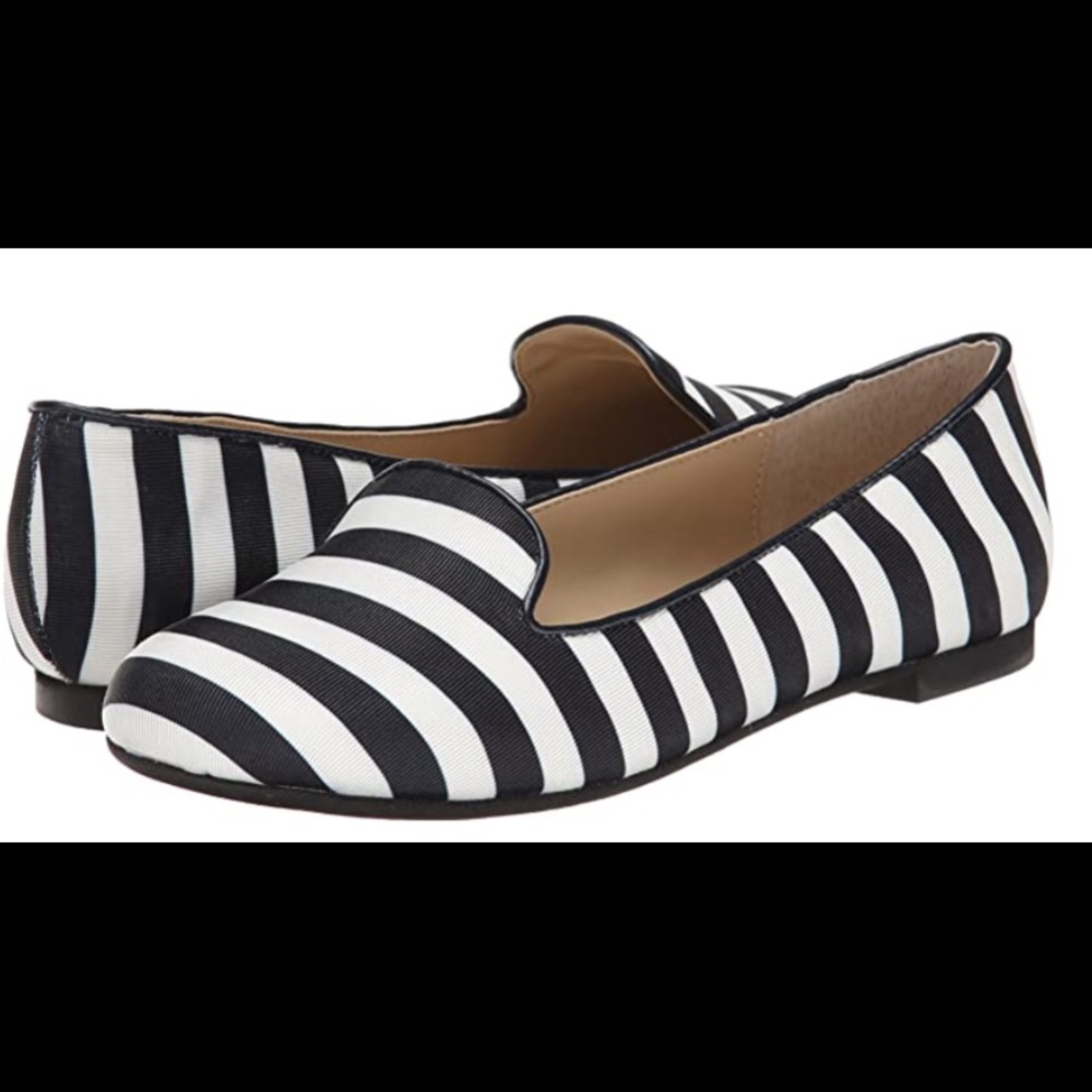 Adrienne Vittadini NWT Navy and White Flats